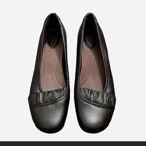 Clarks Artisan Metallic Gold Bronze Flats Slip On Leather Upper Loafers Ballet